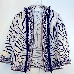 Short jacket 100% Linen. Black and white with black fringe.